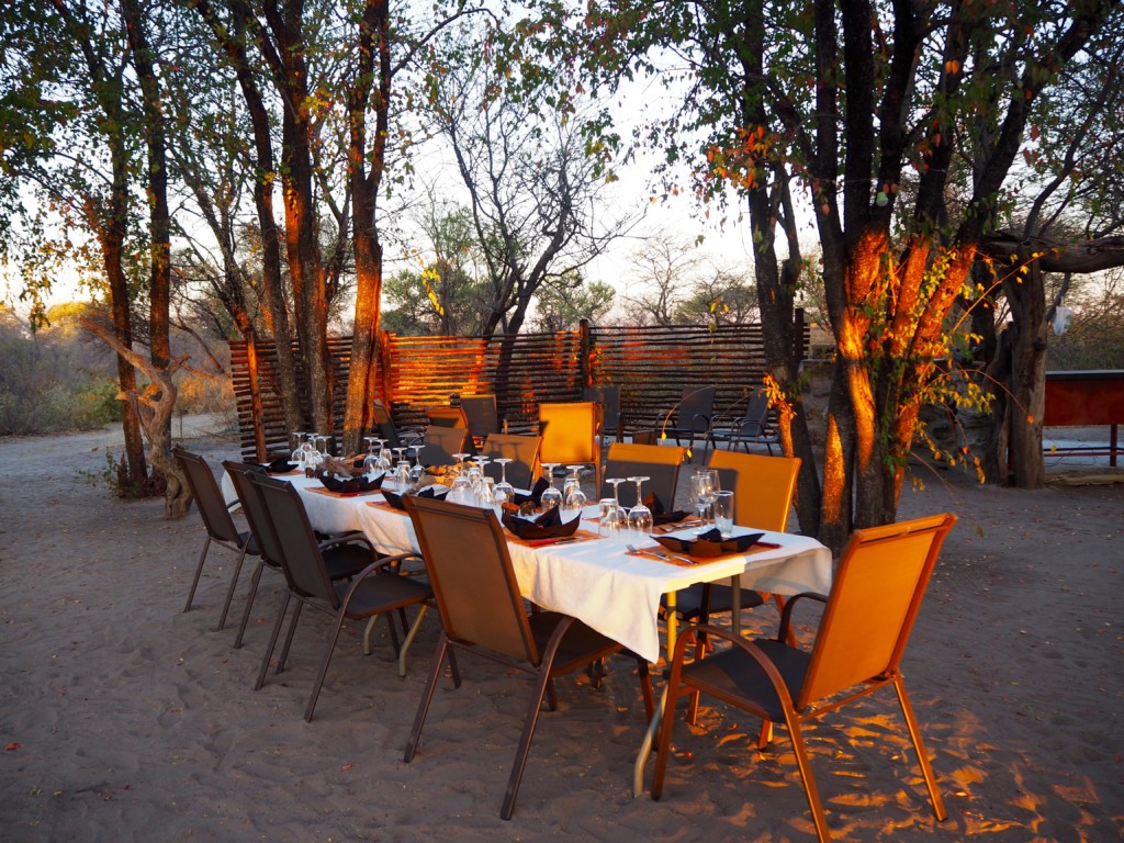 Bushmen camp Fiume Namibia Grootfontain Buschmänner San Safari lebendiges Museum Familienreise