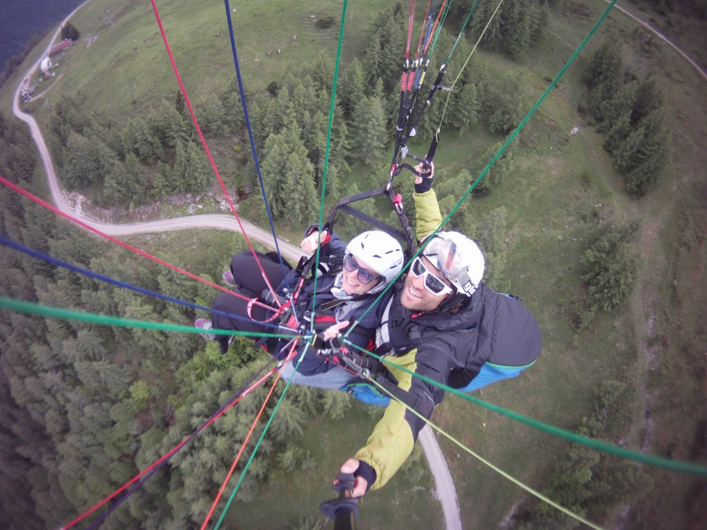 Österreich Tirol Kaiserwinkl Airwear Paragliding 