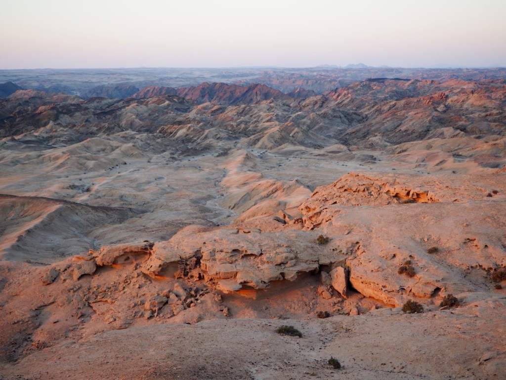 Mondlandschaft Namibia Desert Tracks Swakopmund