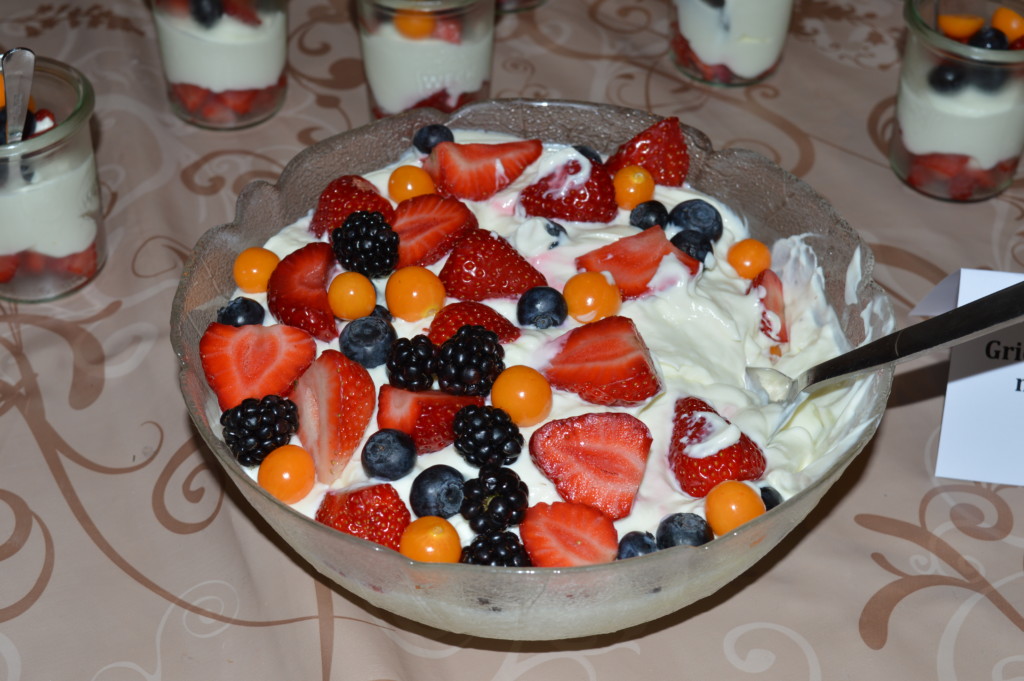 Nachtisch Quarkspeise Beeren lecker Familotel Friesland-Stern