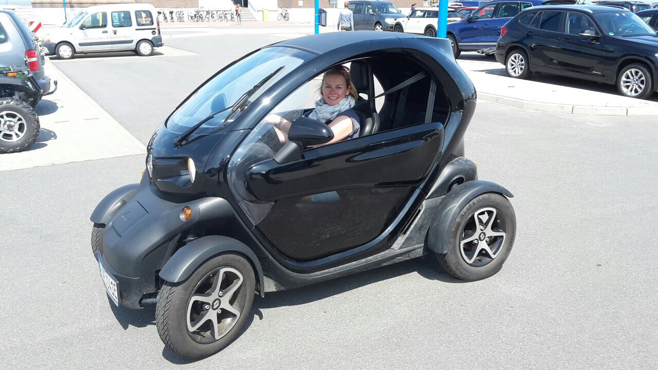 Twizy Elektroauto Amrum Nordsee Insel Urlaub Strand