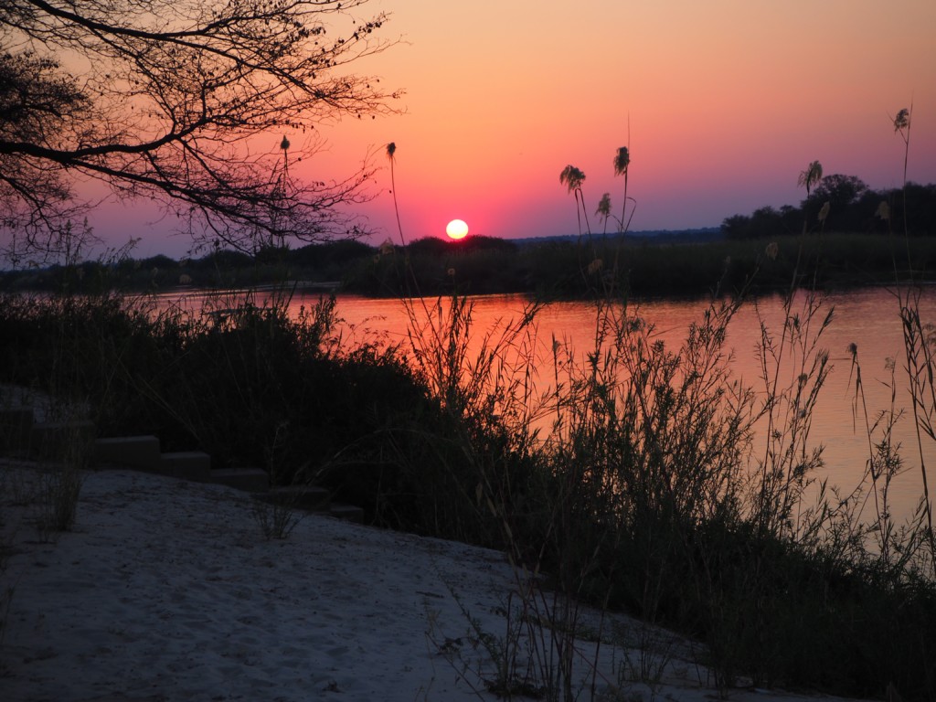 Hakusembe Lodge am Okavango Gondwana Rundu Namibia Paradies Sunset Sonnenuntergang