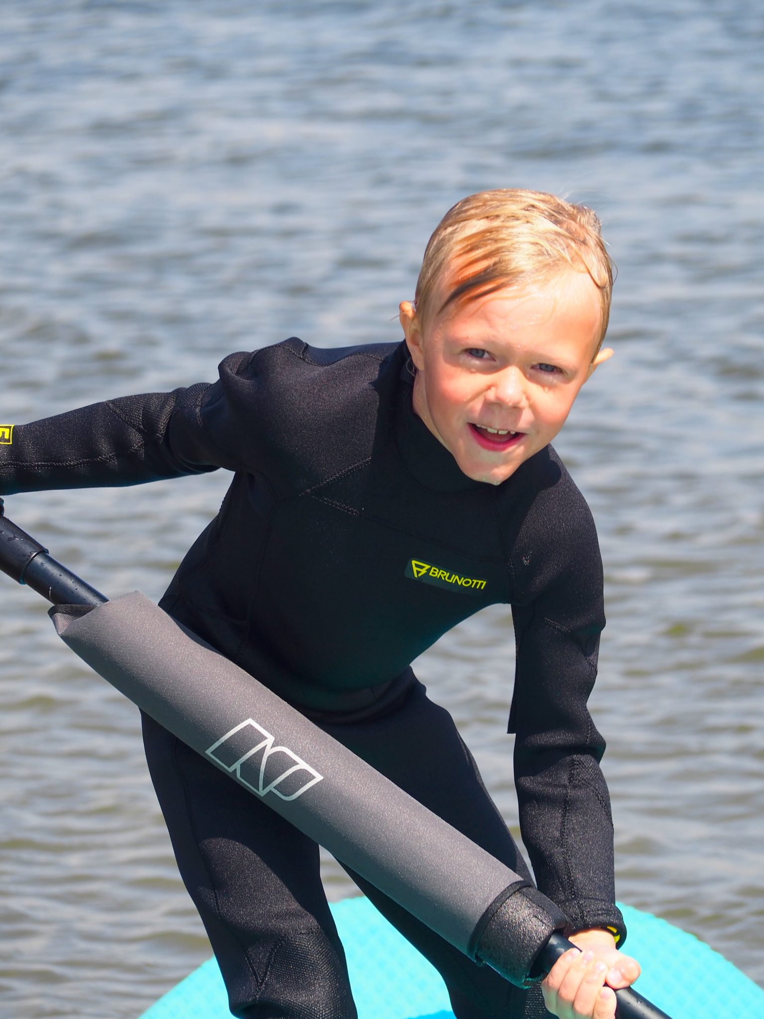 Büsum Familienlagune SUP surfen Nordsee Schleswig-Holstein Neoprenanzug Familienurlaub