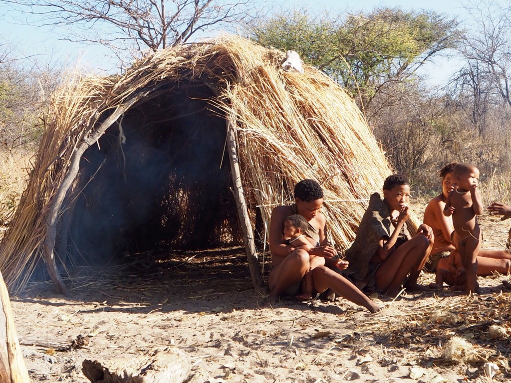 Bushmen camp Fiume Namibia Grootfontain Buschmänner San Safari lebendiges Museum Familienreise