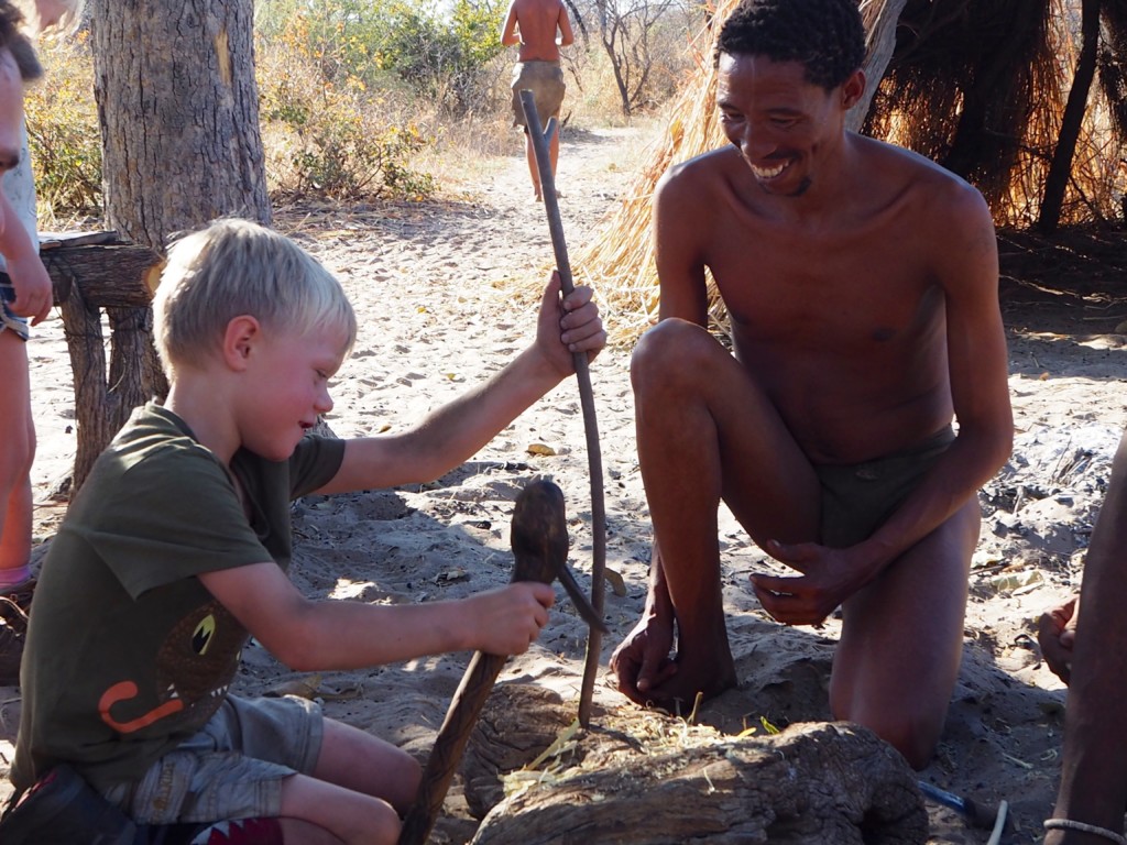 Bushmen camp Fiume Namibia Grootfontain Buschmänner San Safari lebendiges Museum Familienreise