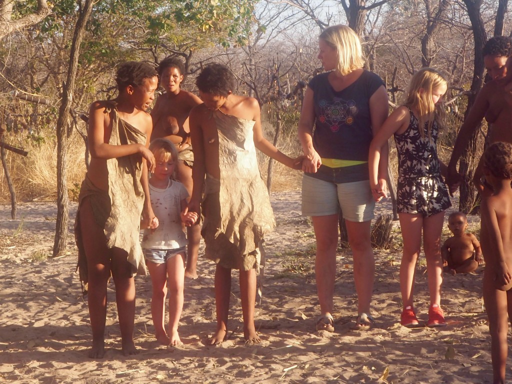 Bushmen camp Fiume Namibia Grootfontain Buschmänner San Safari lebendiges Museum Familienreise