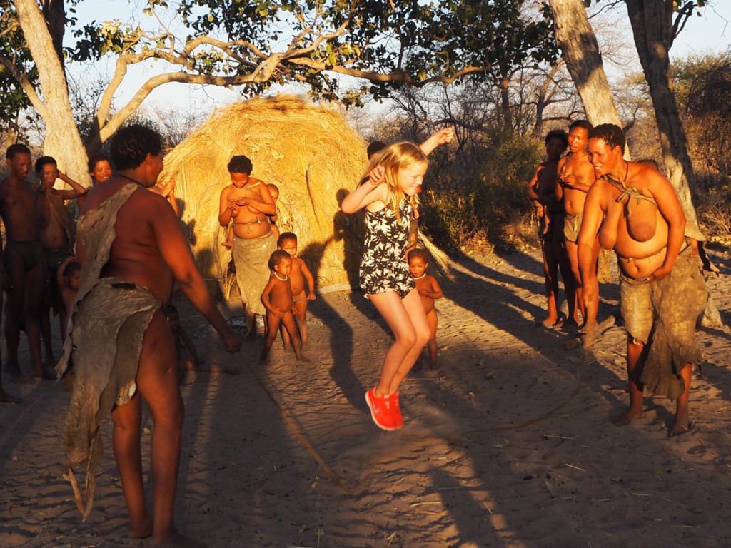 Bushmen camp Fiume Namibia Grootfontain Buschmänner San Safari lebendiges Museum Familienreise