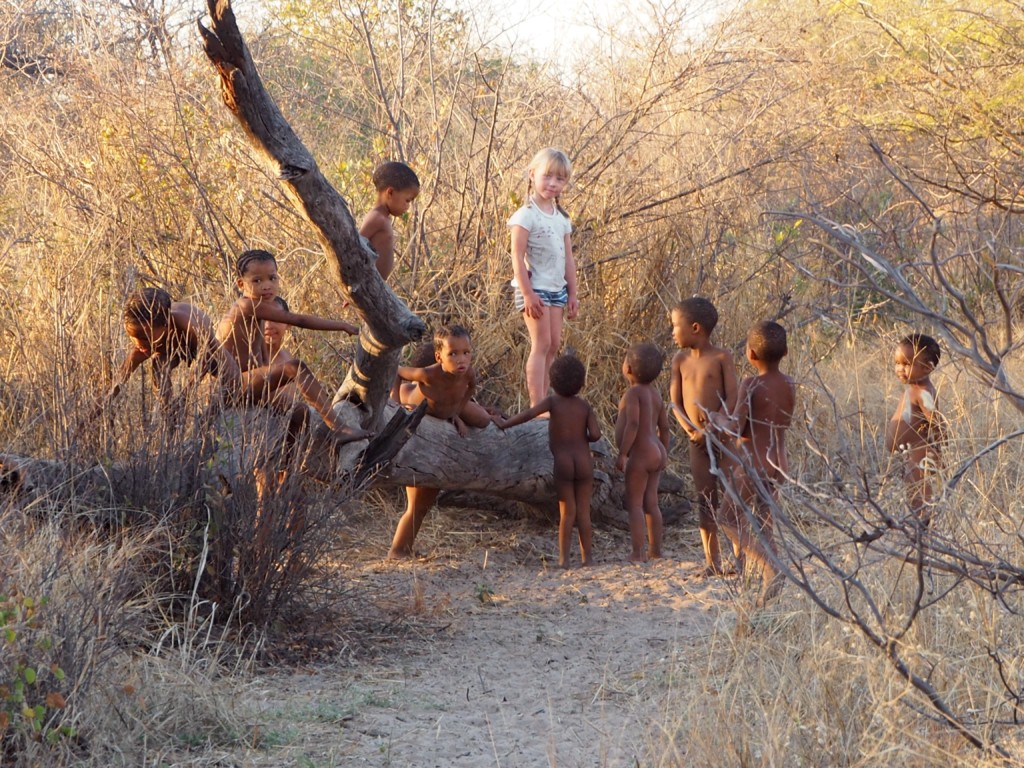 Bushmen camp Fiume Namibia Grootfontain Buschmänner San Safari lebendiges Museum Familienreise