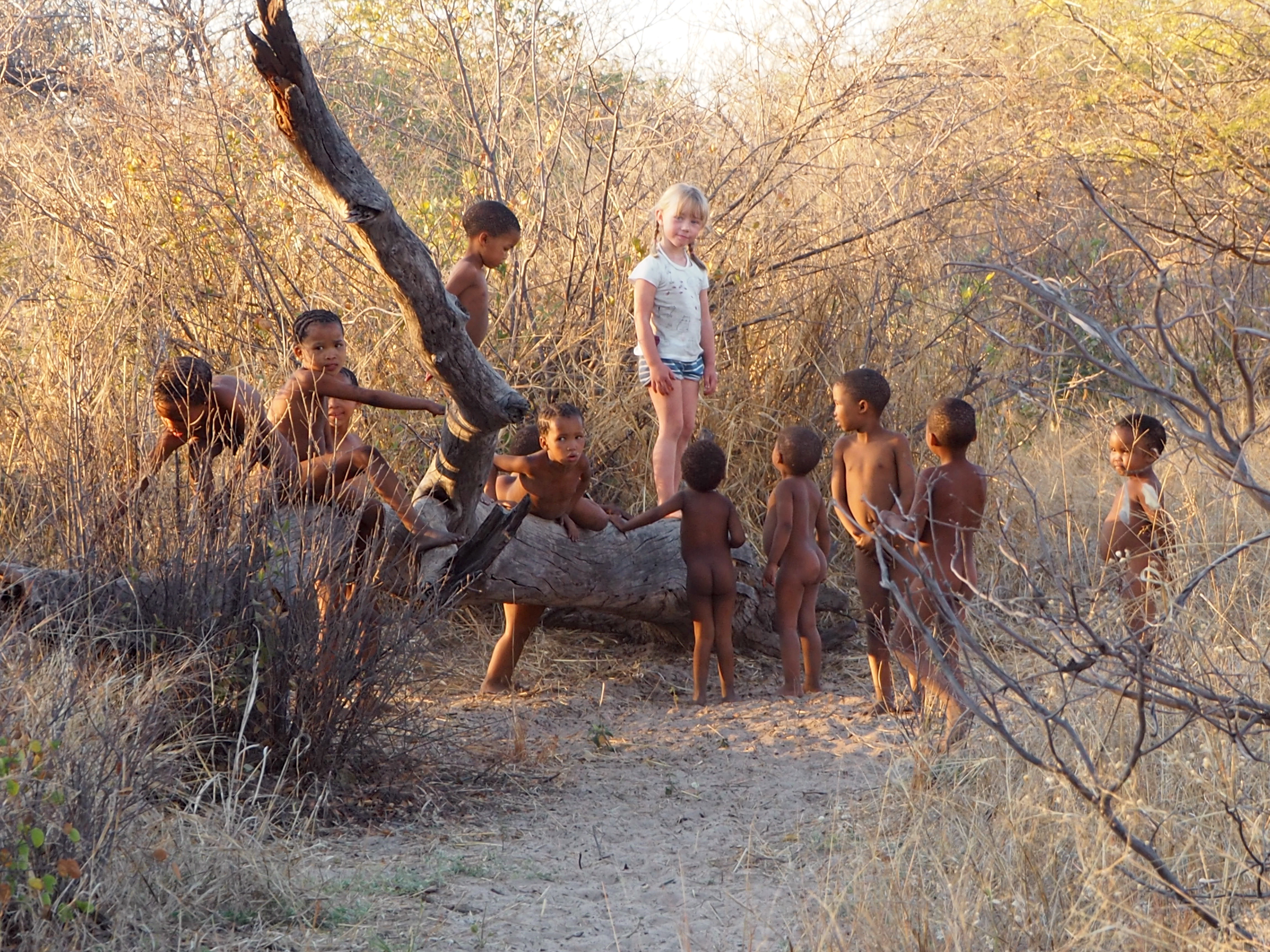 Bushmen camp Fiume Namibia Grootfontain Buschmänner San Safari lebendiges Museum Familienreise