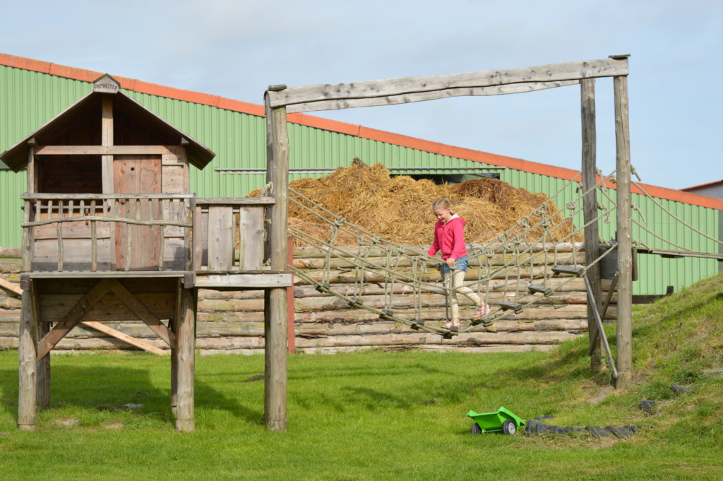 Nordsee Niedersachsen Familotel Friesland-Stern Haflinger Friesen Wangerland Horum Familienurlaub Reiten Appartments Spielplatz 