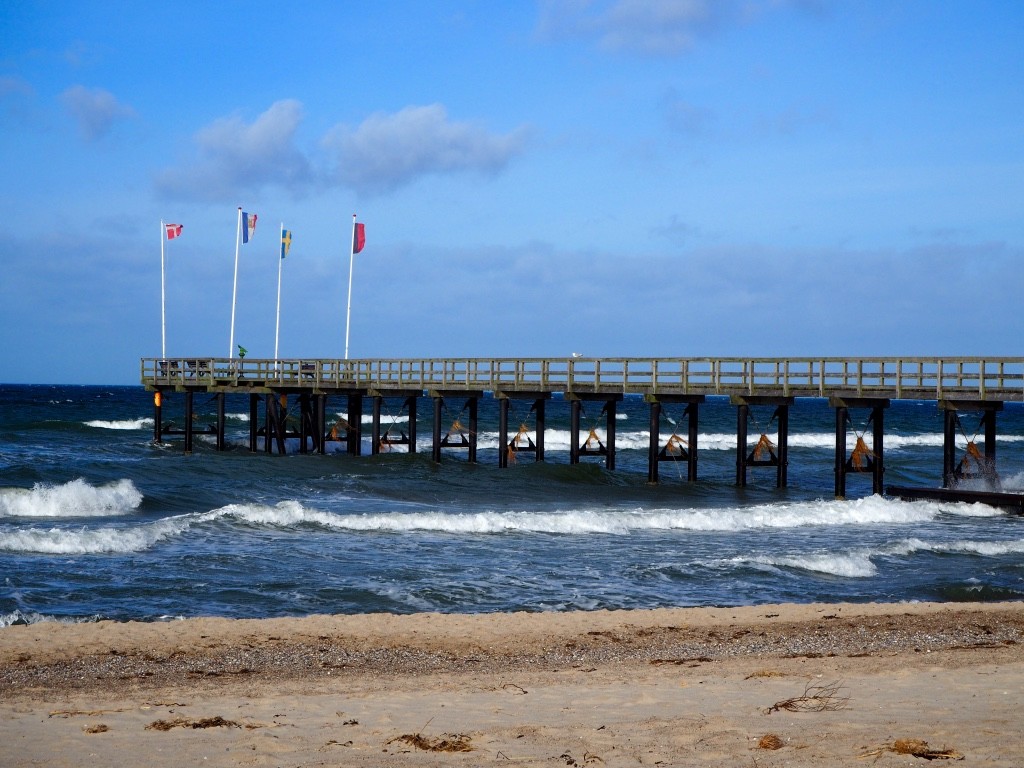 Weissenhäuser Strand Ostsee Wellen Meer Seebrücke 